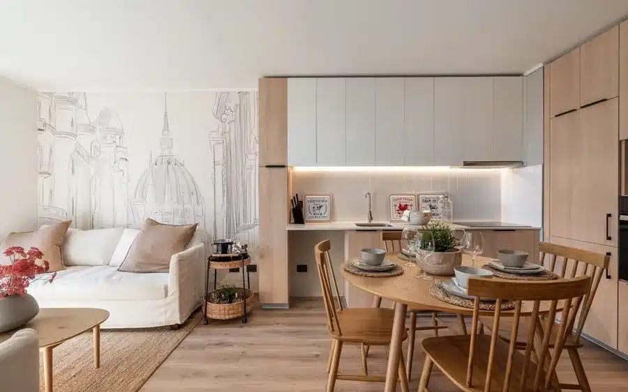 Living comedor con mural de ciudad